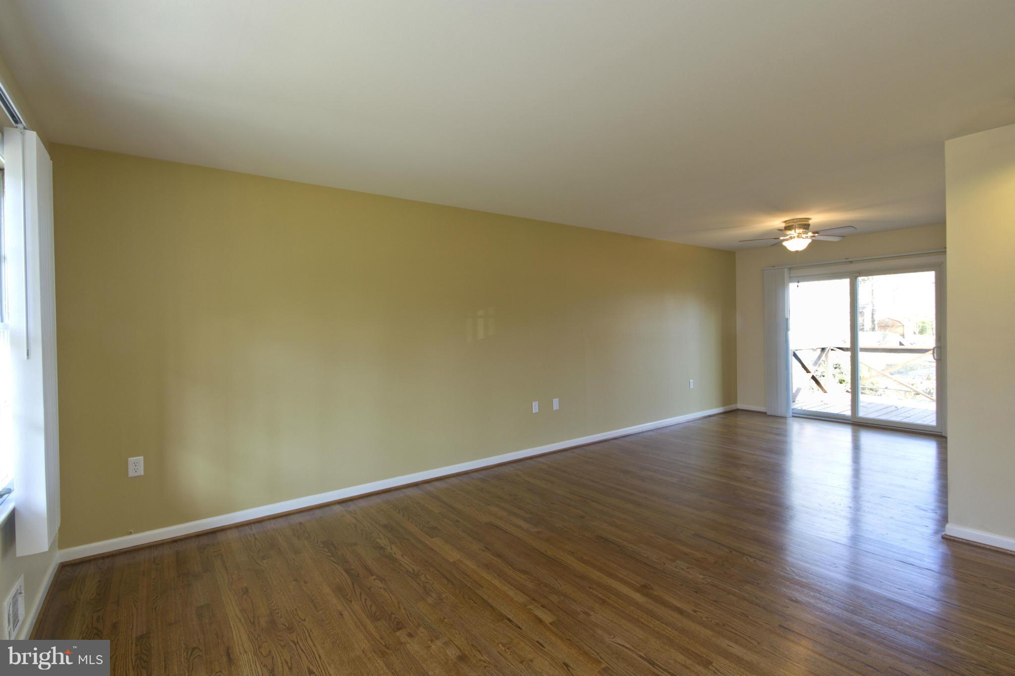 543 Manor Road Severna Park, MD 21146 - Photo 7 of 30 Living Room