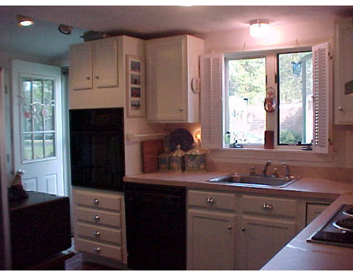 27 Landing Road Duxbury, MA 02332 - Photo 4 of 10 Gallery Image 4