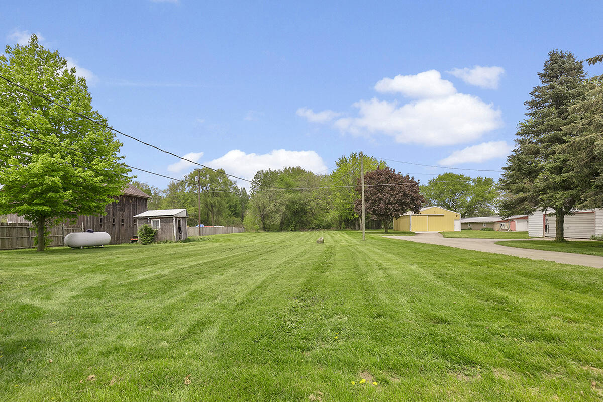 200 Pierson Road Pierson, MI 49339 - Photo 7 of 20 IMG_1016 (2)