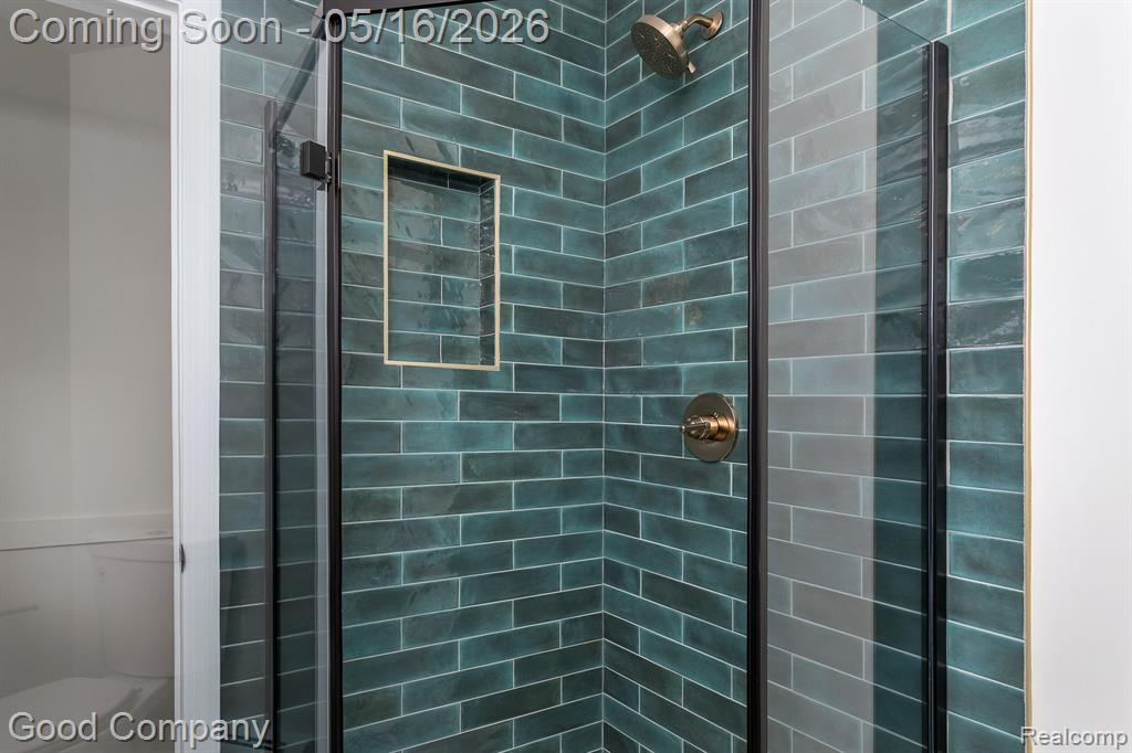 1776 Welch Road Walled Lake, MI 48390 - Photo 19 of 40