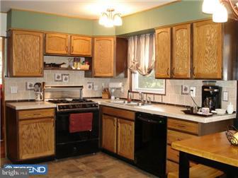 712 Chapel Road Cinnaminson, NJ 08077 - Photo 5 of 12