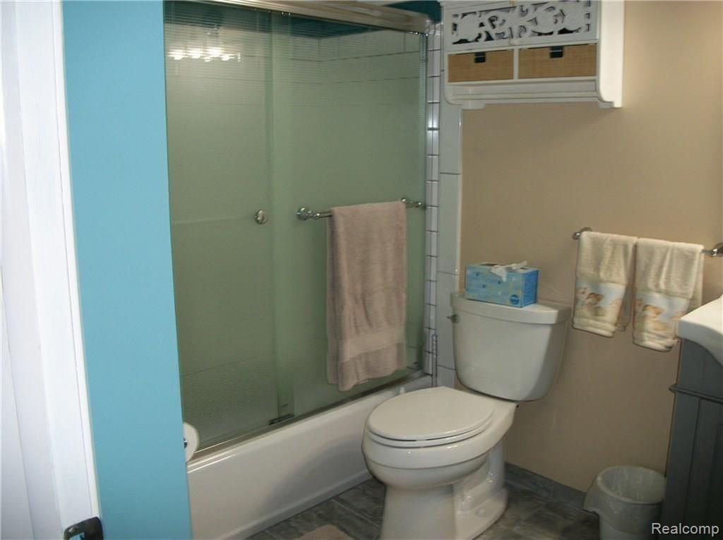 36125 Fredericksburg Road Farmington Hills, MI 48331 - Photo 50 of 63