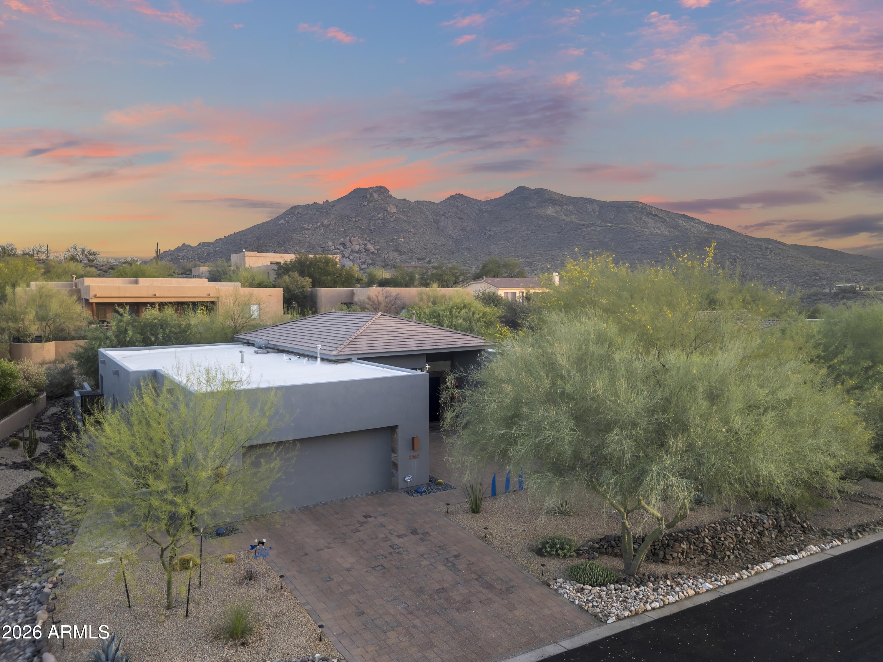 7067 East Ridgeview Lane Carefree, AZ 85377 - Photo 3 of 38