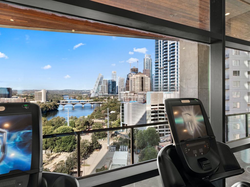 70 Rainey Street, Unit 2301 Austin, TX 78701 - Photo 35 of 40 a view of a balcony with furniture