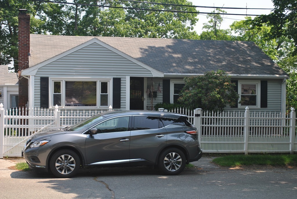 42 Longhill Road Lynn, MA 01904 - Photo 3 of 30 Gallery Image 3