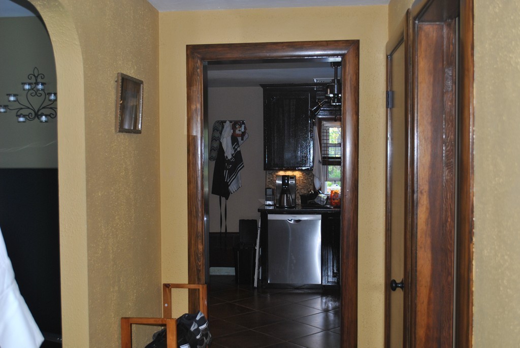 42 Longhill Road Lynn, MA 01904 - Photo 5 of 30 Gallery Image 5