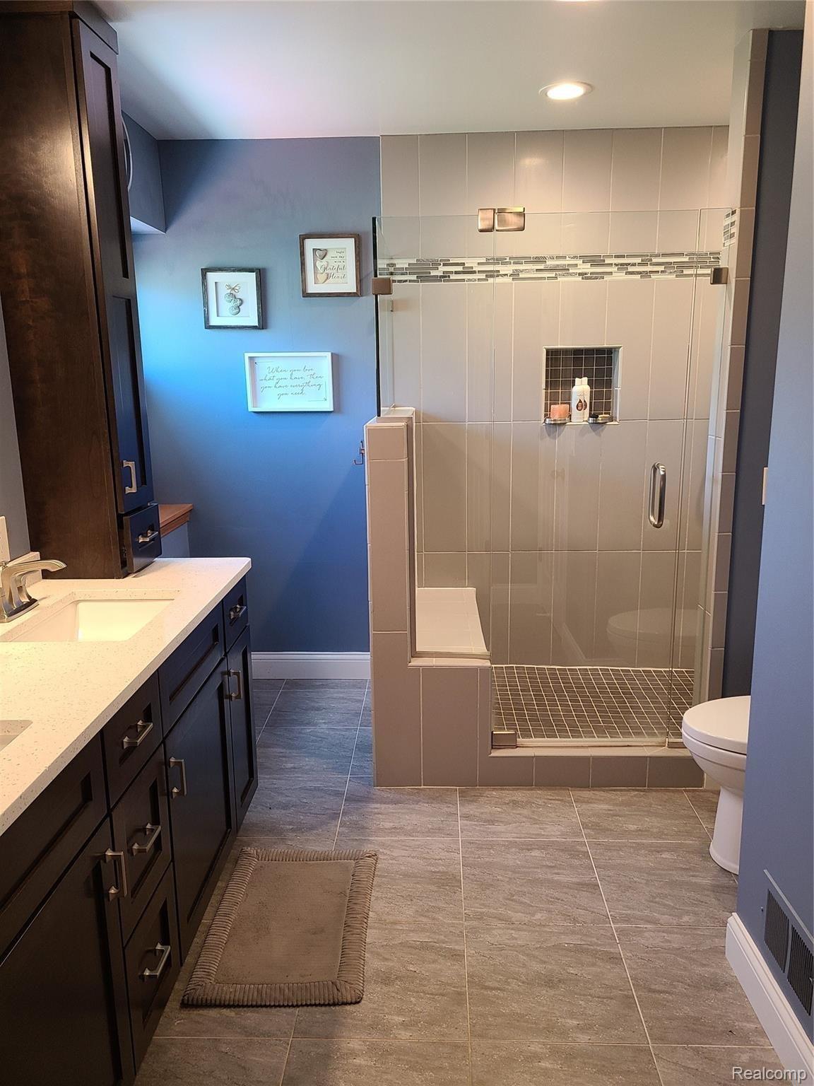 962 Ridgeview Circle Lake Orion, MI 48362 - Photo 16 of 30 20210430_144246.jpg