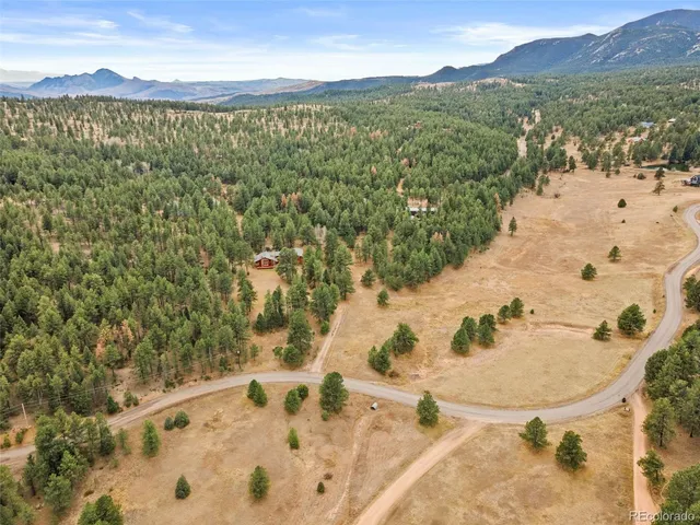 a view of a bathtub in a city