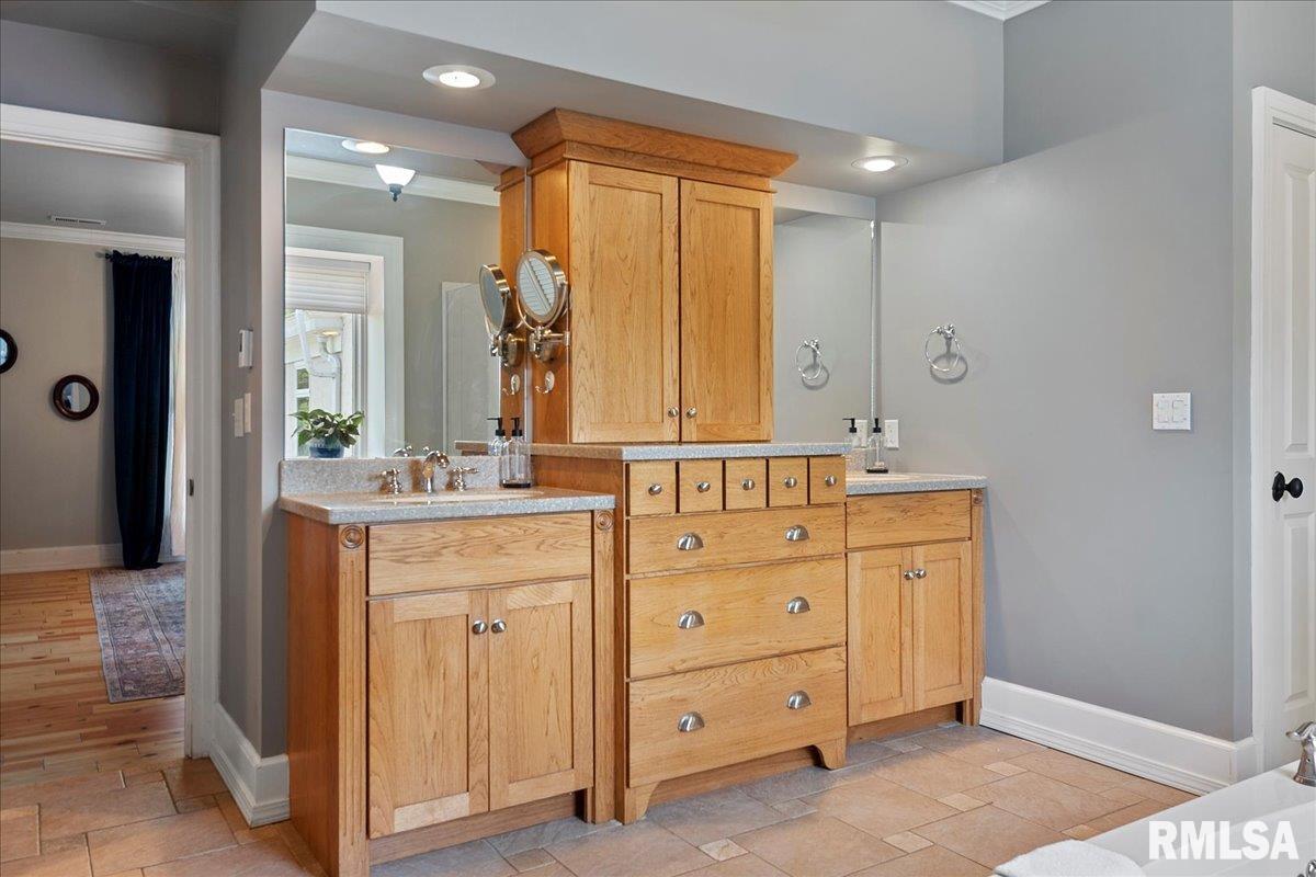 1136 West State Street Jacksonville, IL 62650 - Photo 61 of 97