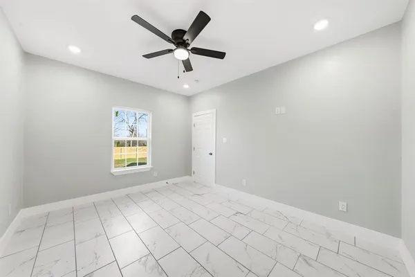 $254,900 | 1202 North Breckenridge Street, Ennis, TX 75119