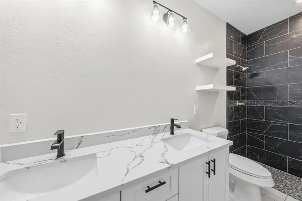 $254,900 | 1202 North Breckenridge Street, Ennis, TX 75119