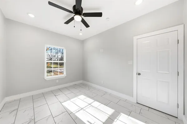 $254,900 | 1202 North Breckenridge Street, Ennis, TX 75119