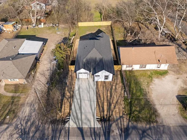 $254,900 | 1202 North Breckenridge Street, Ennis, TX 75119