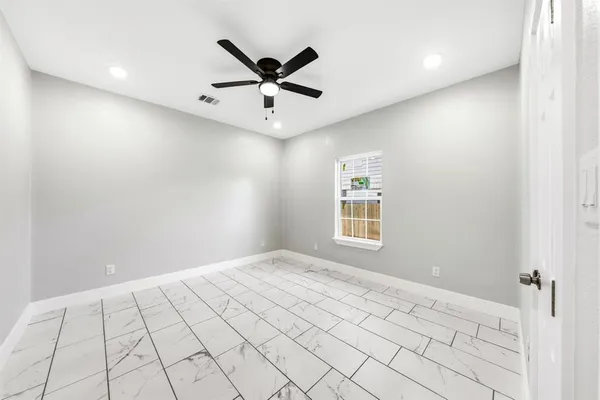 $254,900 | 1202 North Breckenridge Street, Ennis, TX 75119