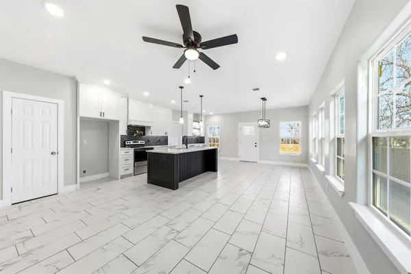 $254,900 | 1202 North Breckenridge Street, Ennis, TX 75119