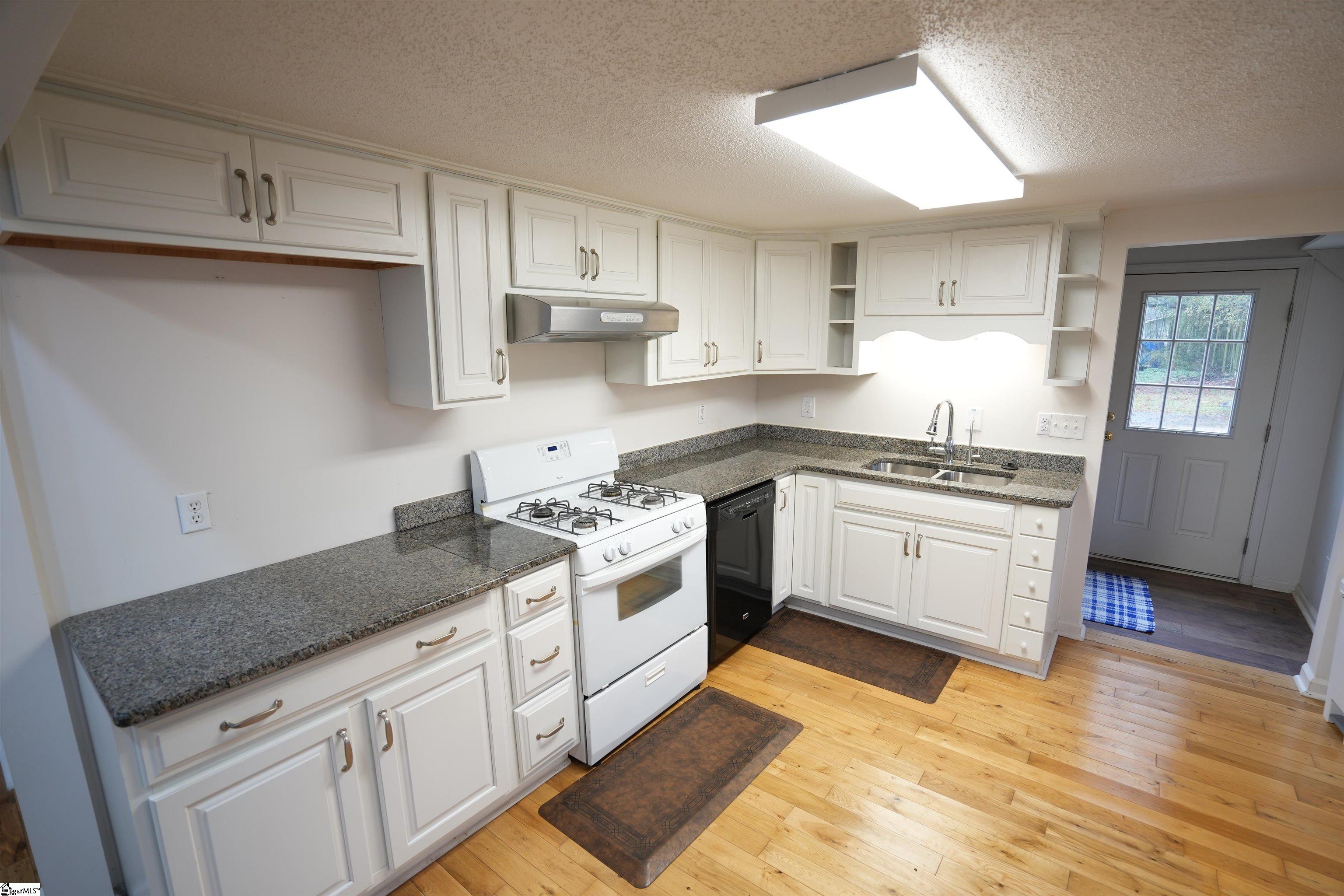 238 Pearson Road Easley, SC 29642 - Photo 11 of 34