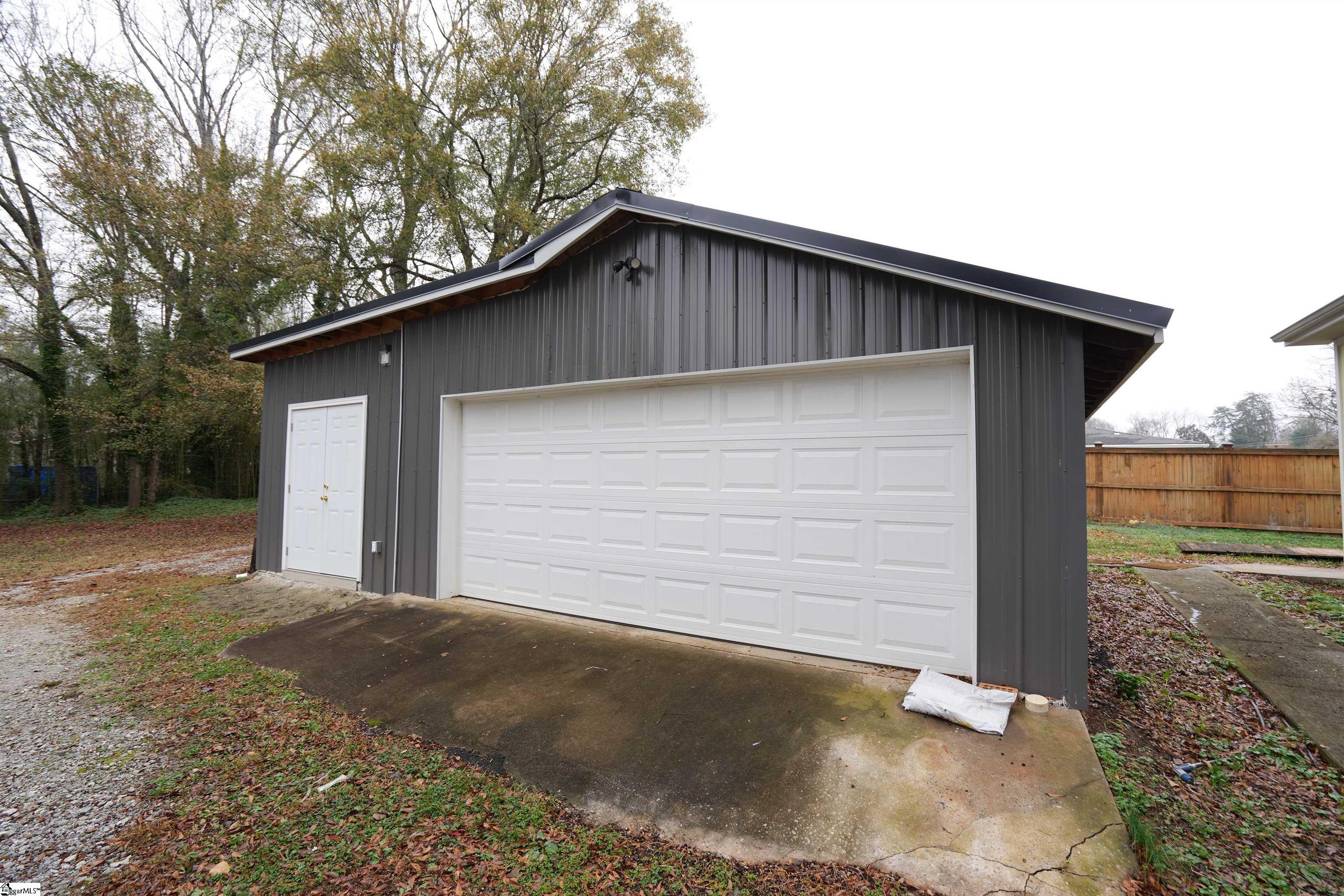 238 Pearson Road Easley, SC 29642 - Photo 4 of 34