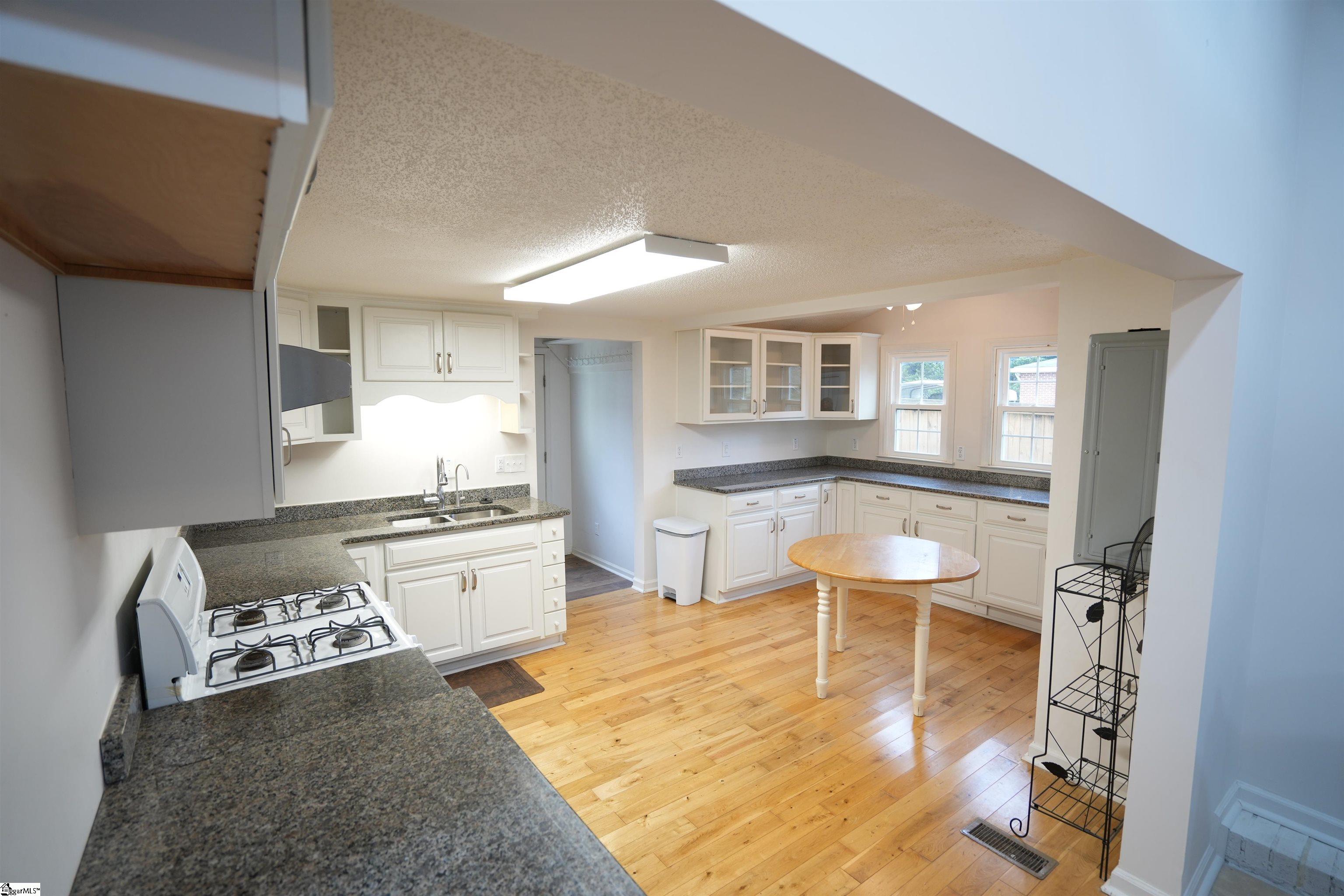 238 Pearson Road Easley, SC 29642 - Photo 7 of 34