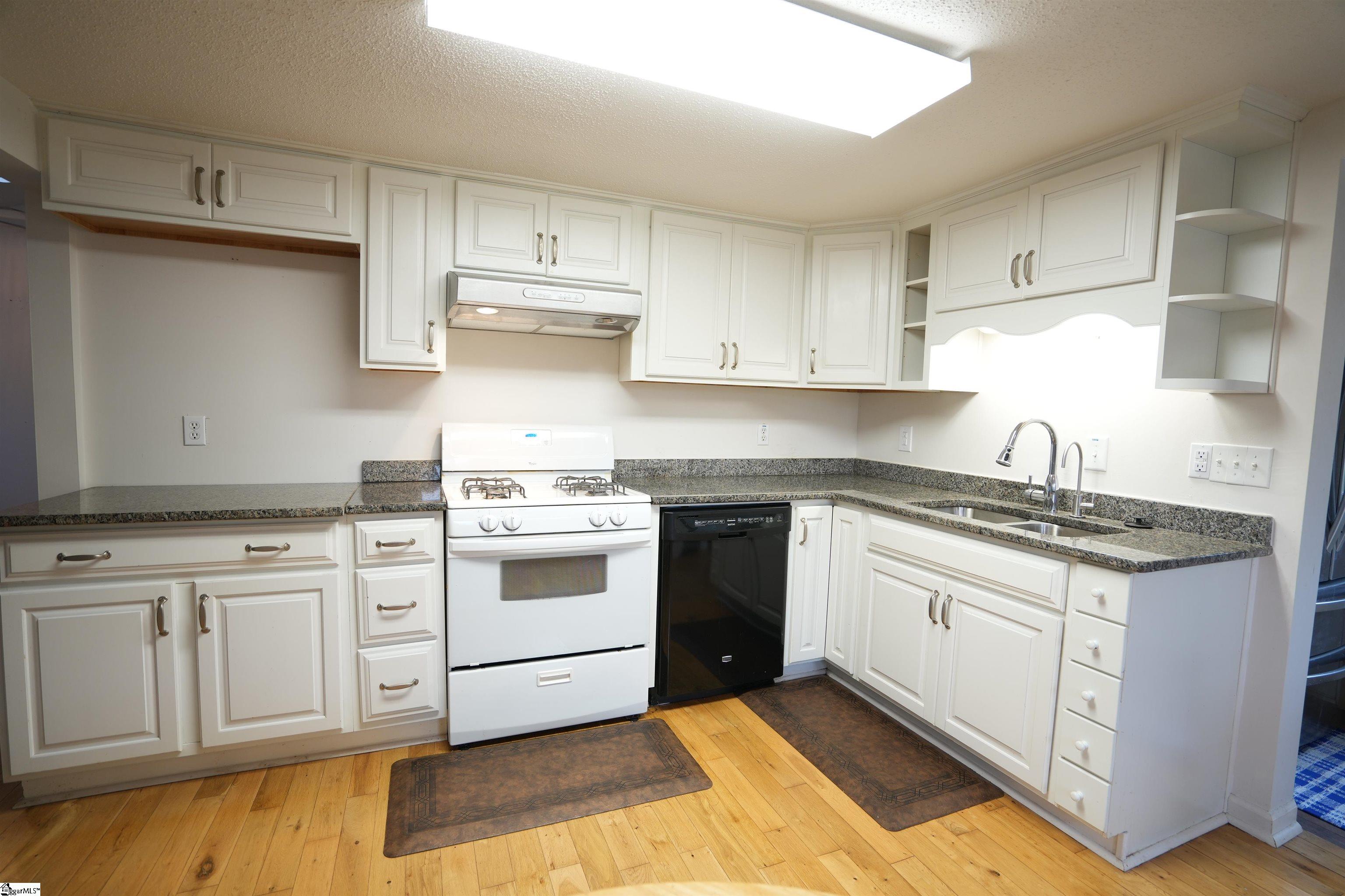 238 Pearson Road Easley, SC 29642 - Photo 10 of 34