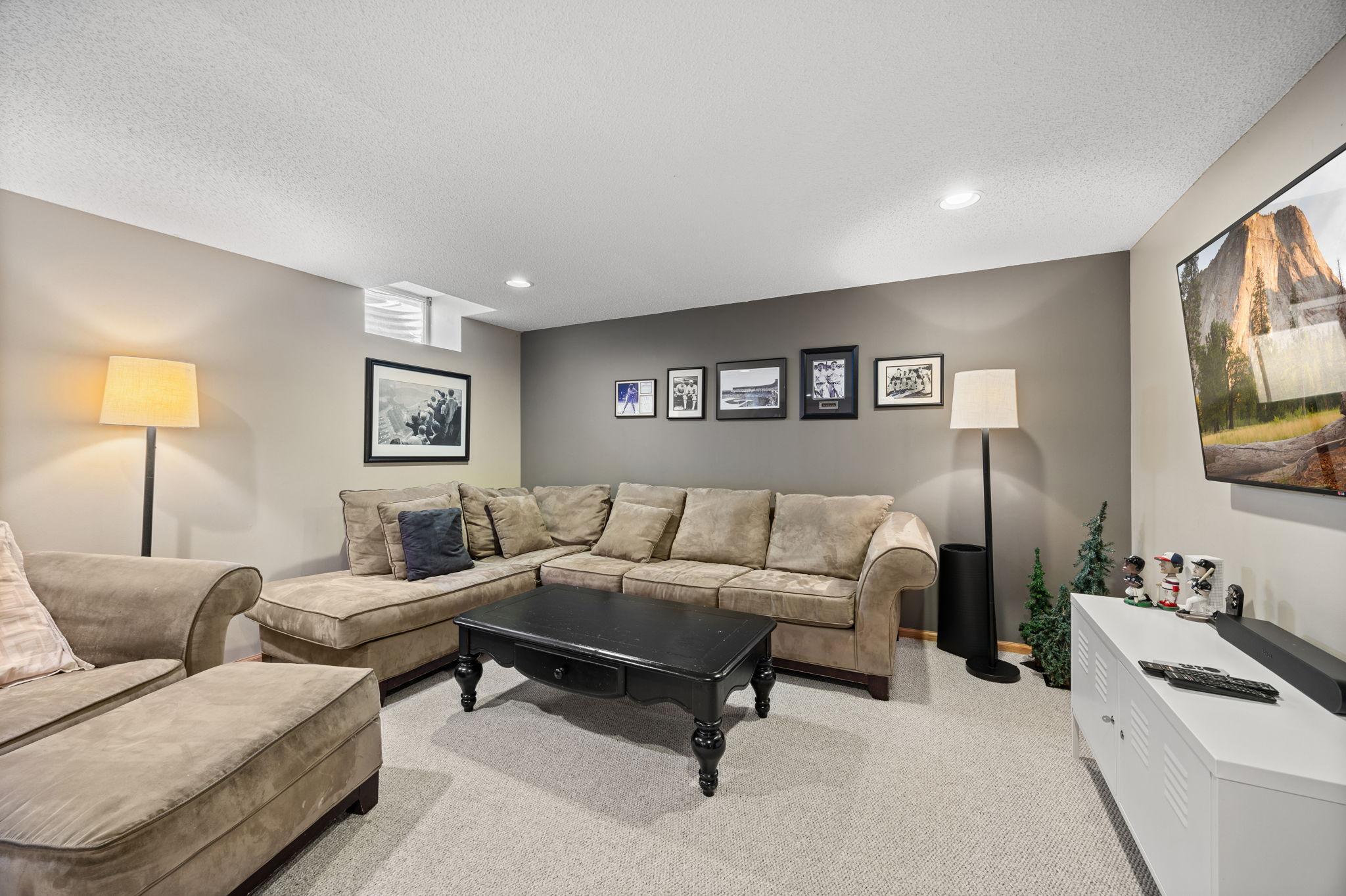 16930 Hanover Lane Eden Prairie, MN 55347 - Photo 44 of 86
