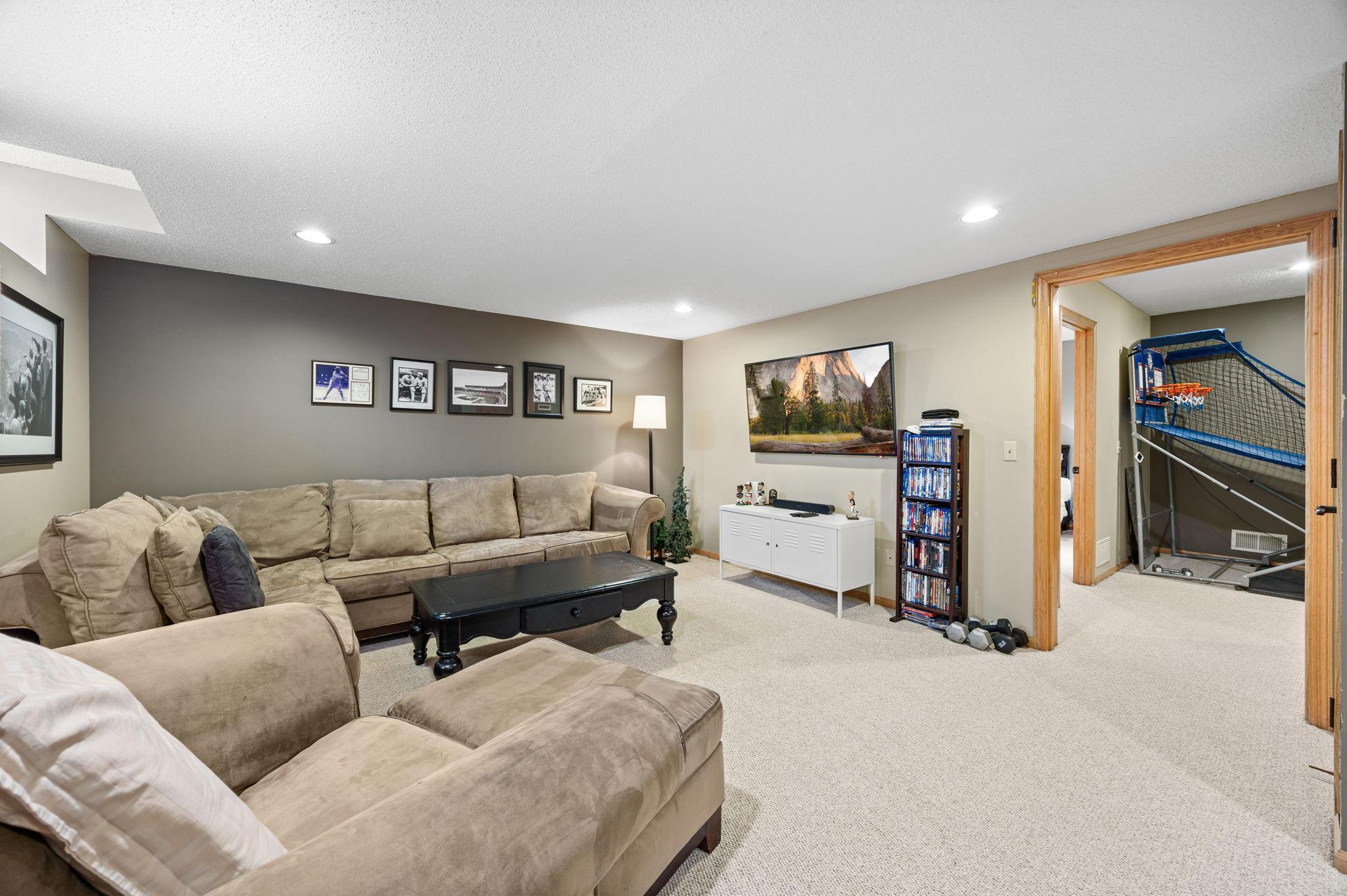 16930 Hanover Lane Eden Prairie, MN 55347 - Photo 45 of 86