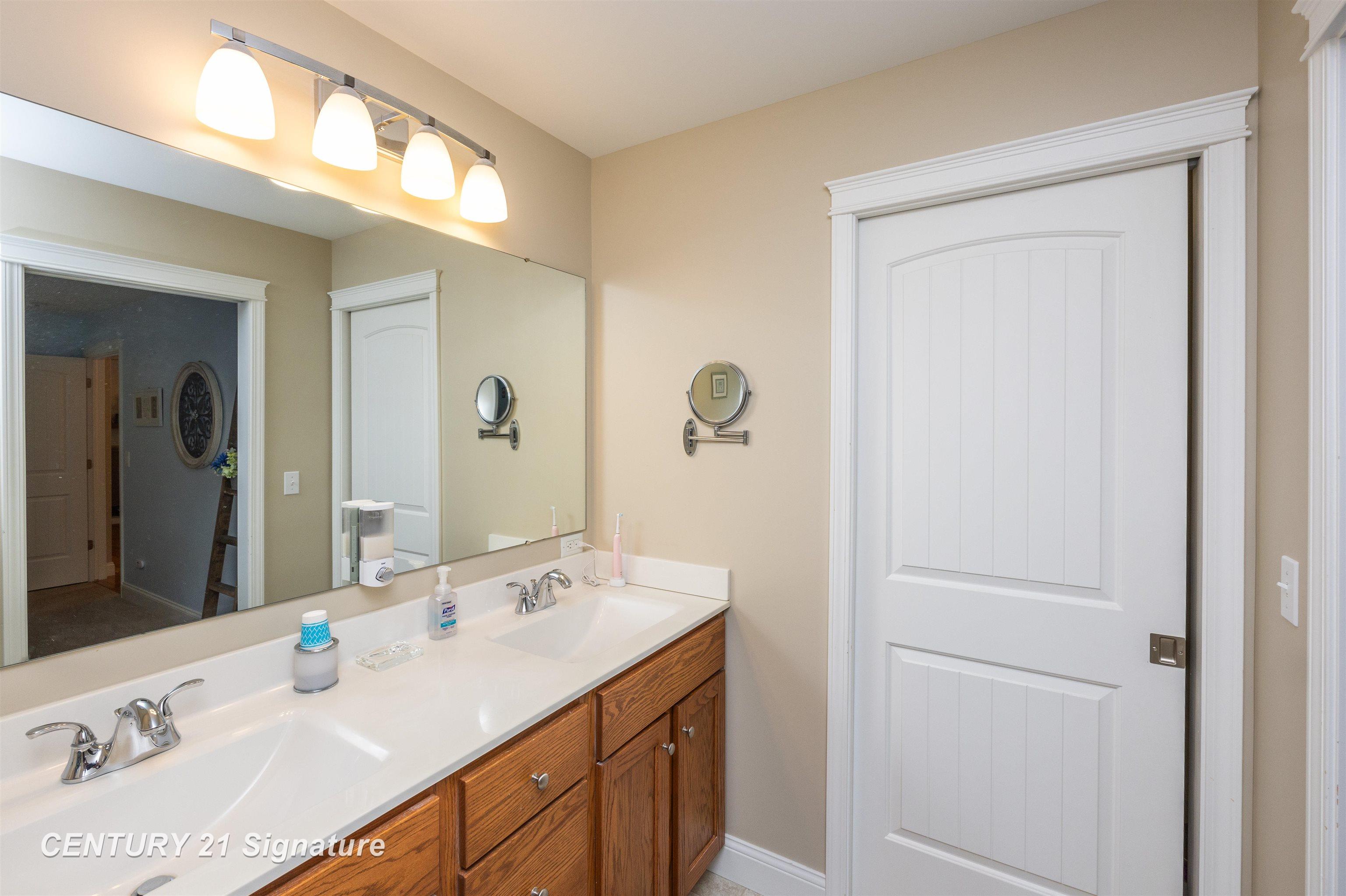 5864 North Thomas Road Freeland, MI 48623 - Photo 19 of 43