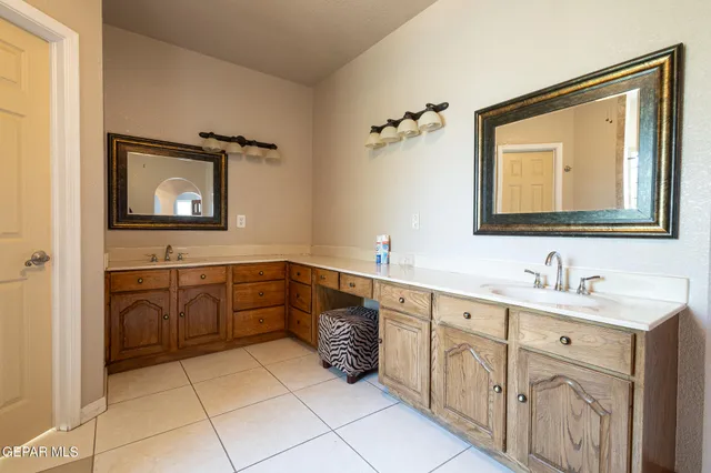 $968,000 | 18 Via Placita, El Paso, TX 79927