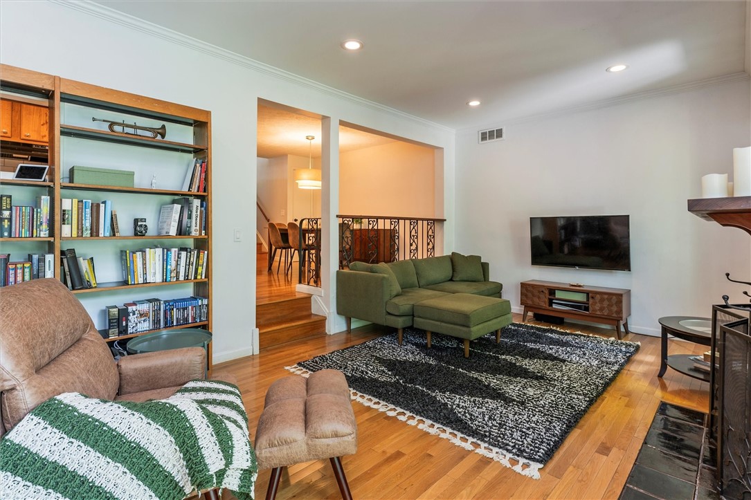 29 Menlo Place Rochester, NY 14620 - Photo 18 of 42