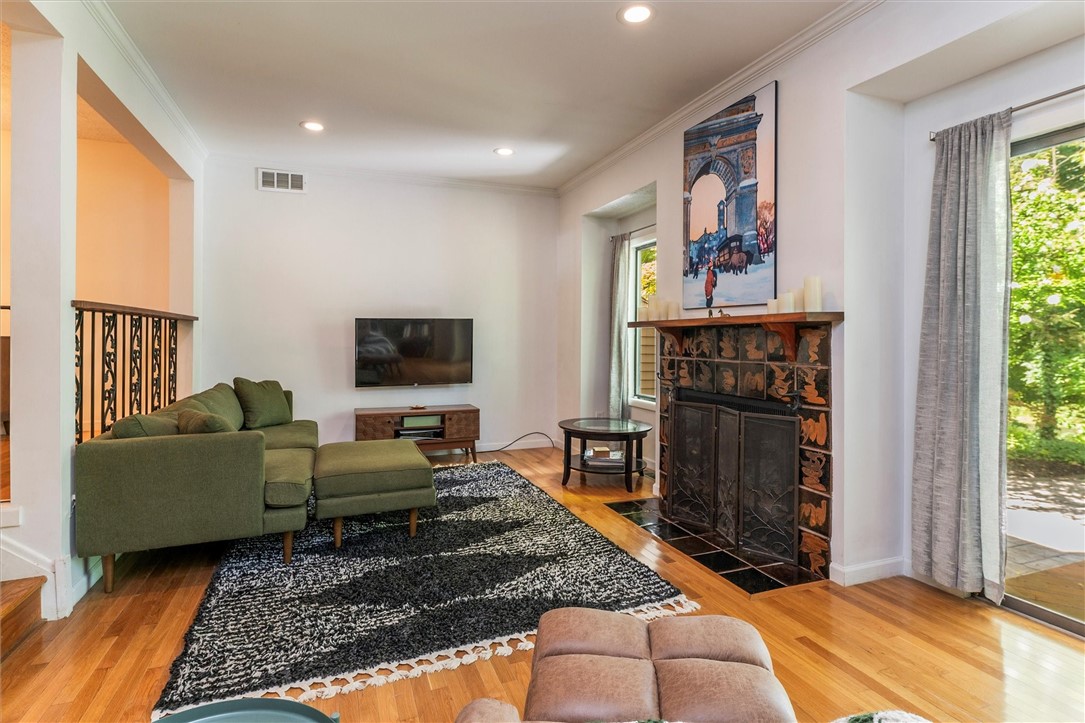 29 Menlo Place Rochester, NY 14620 - Photo 19 of 42