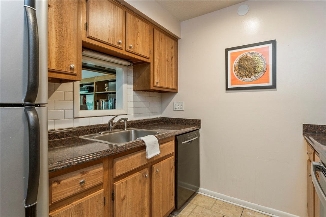 29 Menlo Place Rochester, NY 14620 - Photo 25 of 42