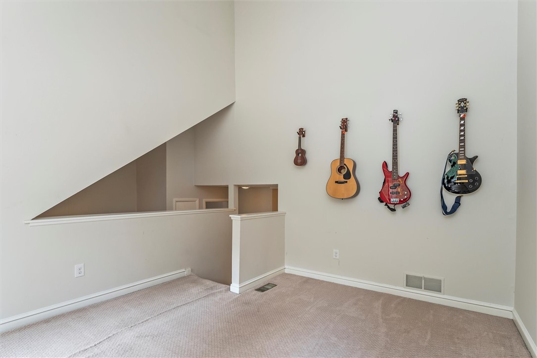 29 Menlo Place Rochester, NY 14620 - Photo 39 of 42