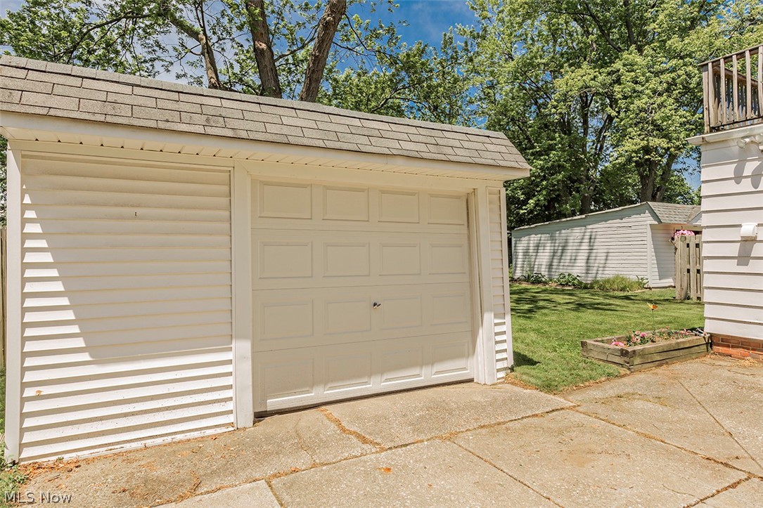 1408 Churchill Road Lyndhurst, OH 44124 - Photo 33 of 34