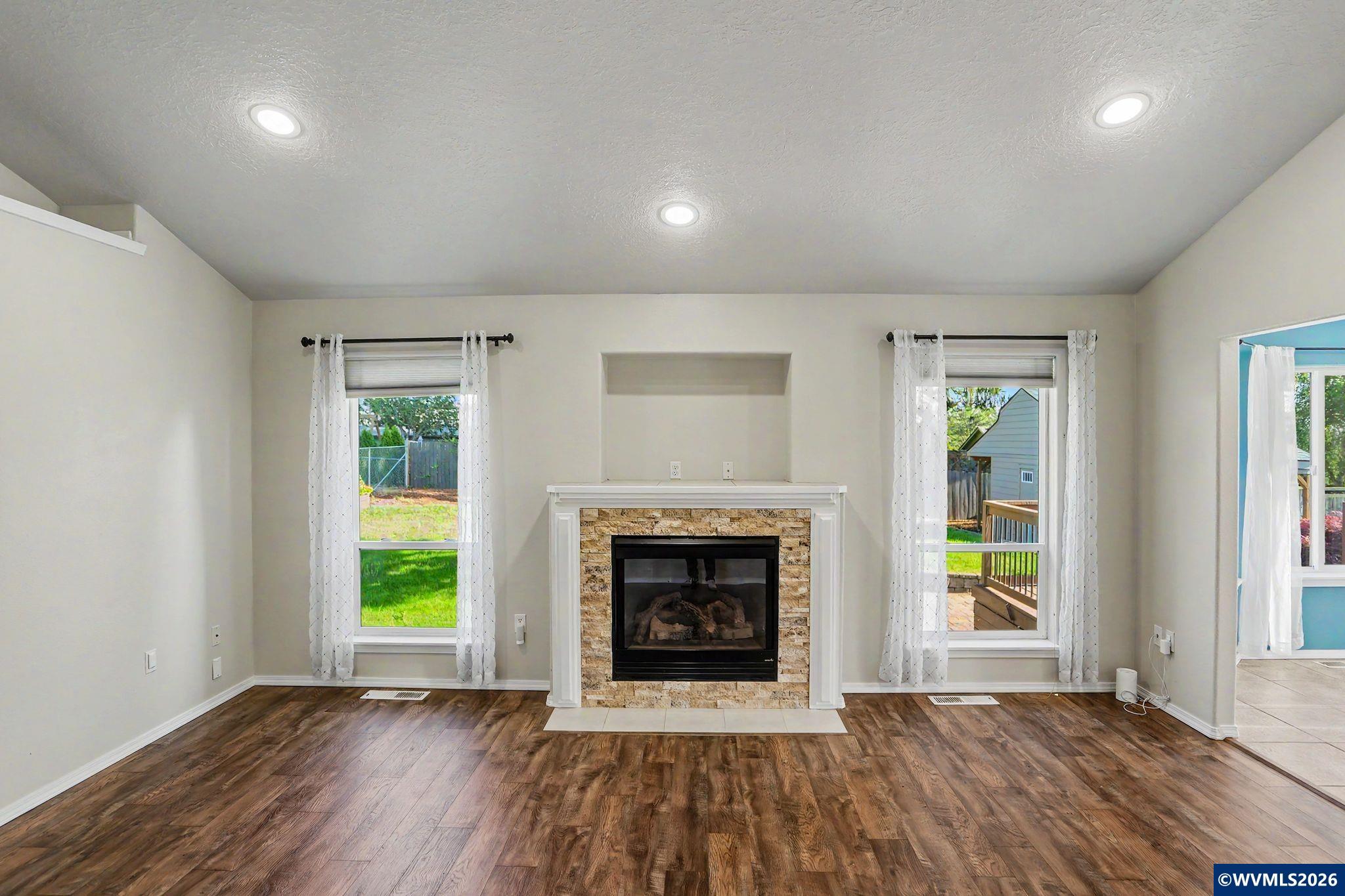 812 Southwest 8th Street Sublimity, OR 97385 - Photo 14 of 50