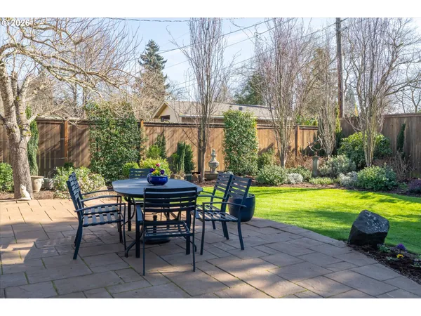 $1,130,000 | 2746 Norbert Lane, Eugene, OR 97401