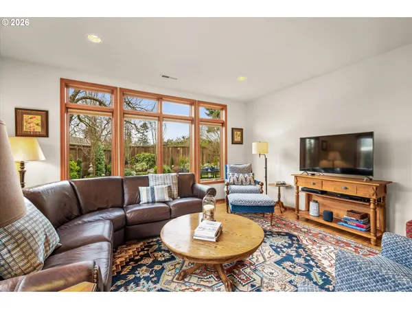 $1,130,000 | 2746 Norbert Lane, Eugene, OR 97401