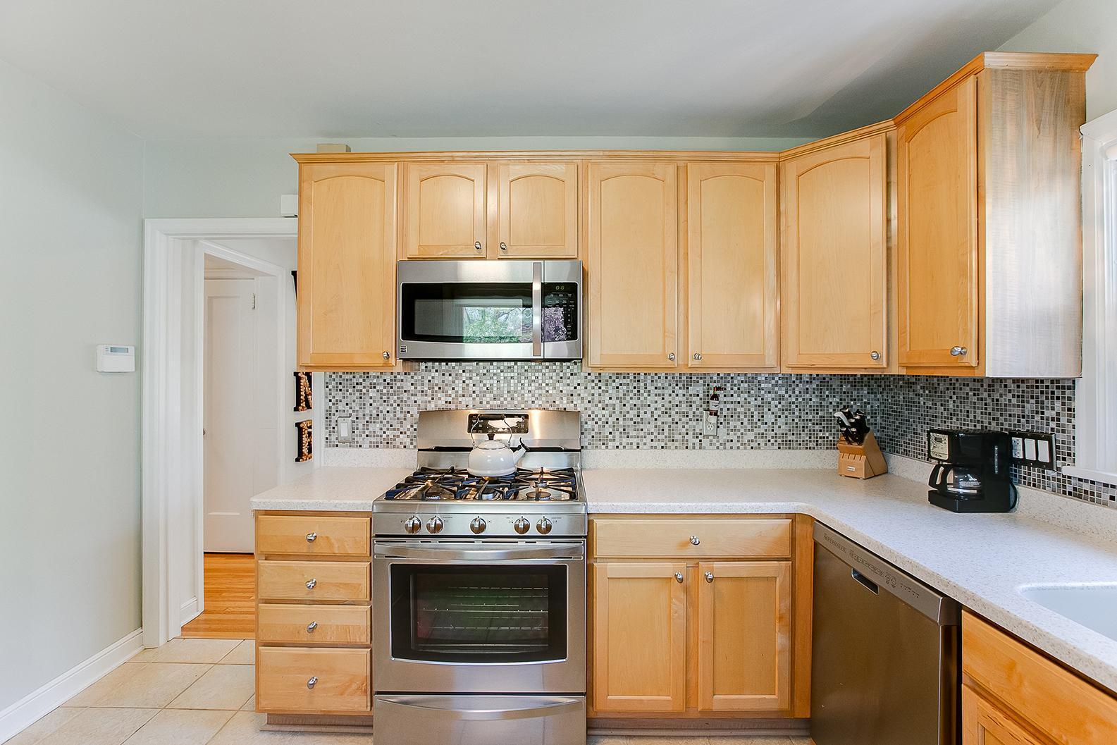 6616 Cedar Lake Road South Minneapolis, MN 55426 - Photo 11 of 28
