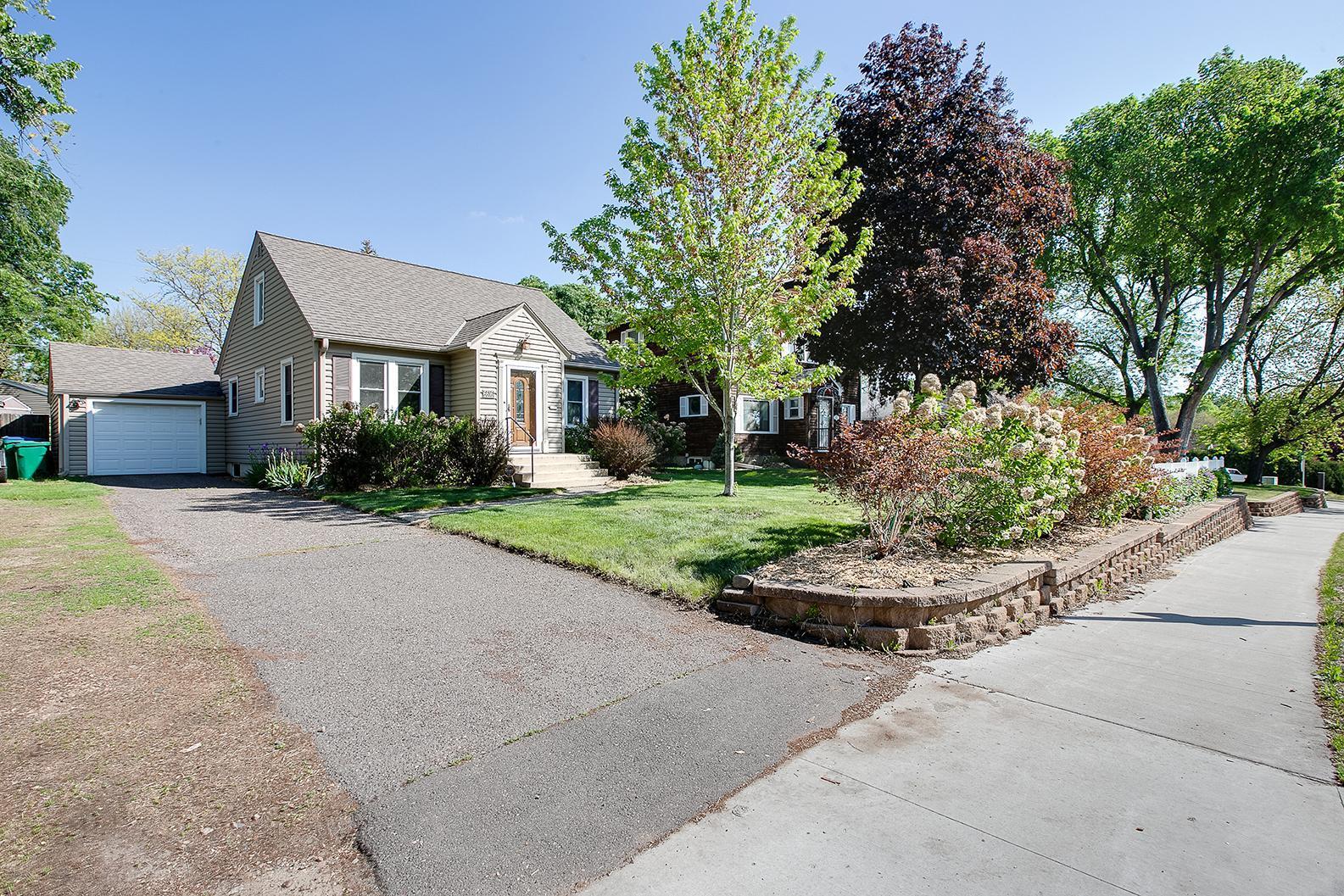 6616 Cedar Lake Road South Minneapolis, MN 55426 - Photo 3 of 28