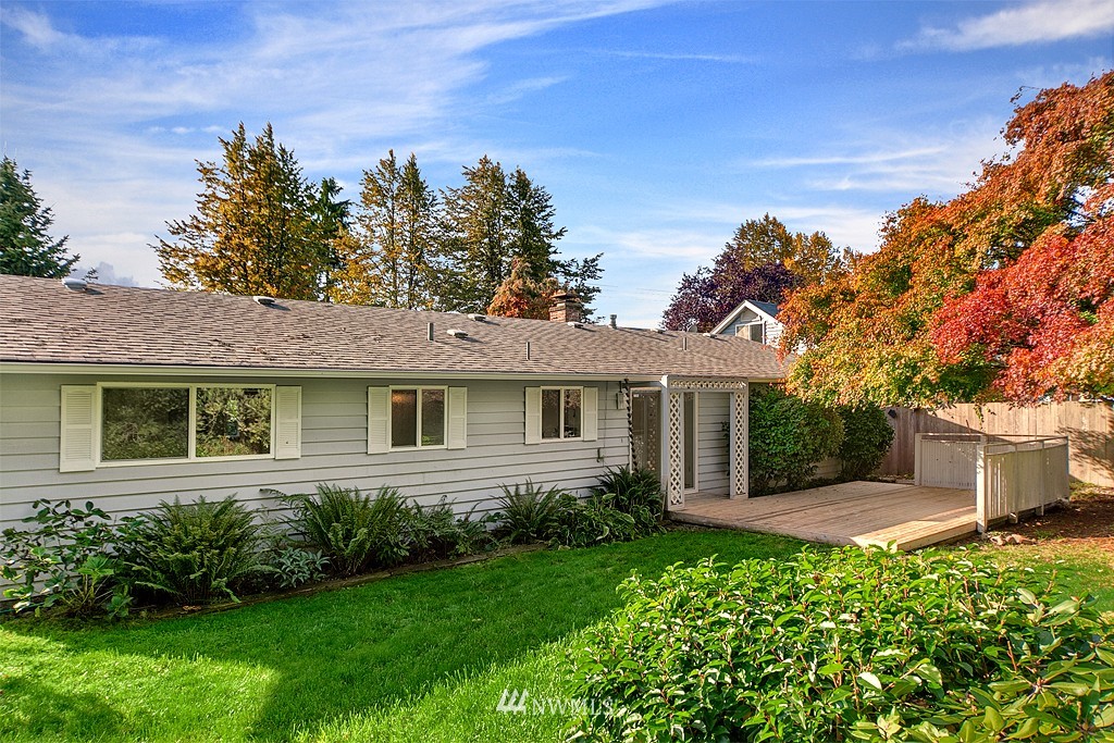 11902 Southeast 168th Street Renton, WA 98058 - Photo 11 of 15