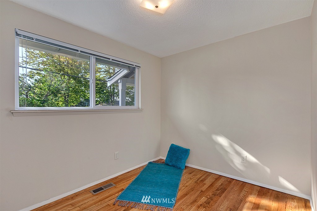 11902 Southeast 168th Street Renton, WA 98058 - Photo 10 of 15