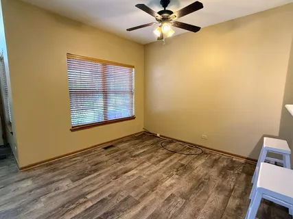 $2,500 | 5 Dewalt Court, Elmhurst, IL 60126