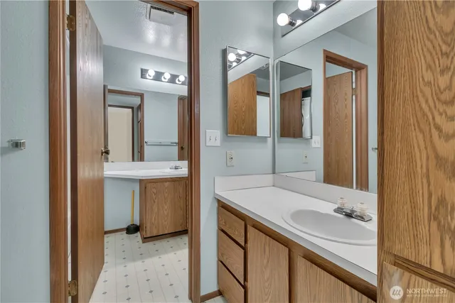 $235,000 | 15711 4th Avenue South, Unit 22, Burien, WA 98148