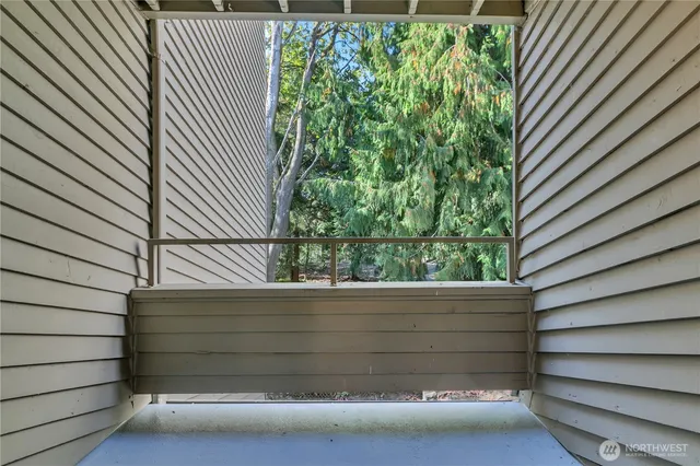 $235,000 | 15711 4th Avenue South, Unit 22, Burien, WA 98148