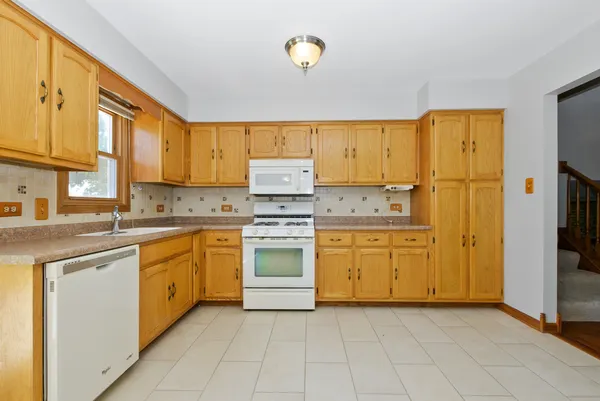 $3,500 | 7745 Woodstock Drive, Tinley Park, IL 60477
