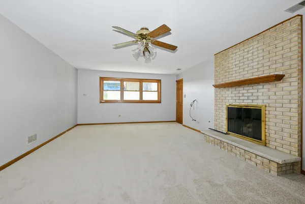 $3,500 | 7745 Woodstock Drive, Tinley Park, IL 60477