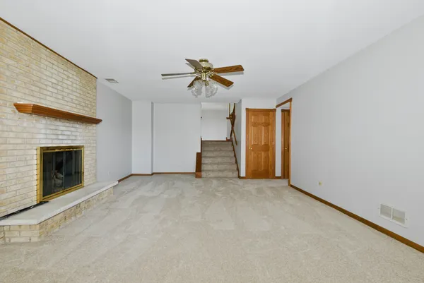 $3,500 | 7745 Woodstock Drive, Tinley Park, IL 60477