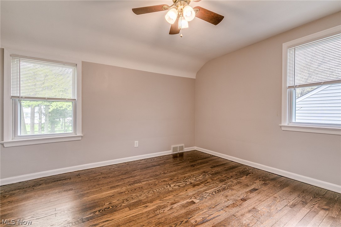 1138 Croyden Road Lyndhurst, OH 44124 - Photo 18 of 35