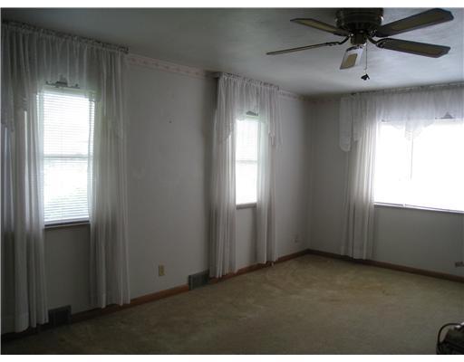 130 Bethel Church Road Prosperity, PA 15329 - Photo 5 of 16 Living Room.