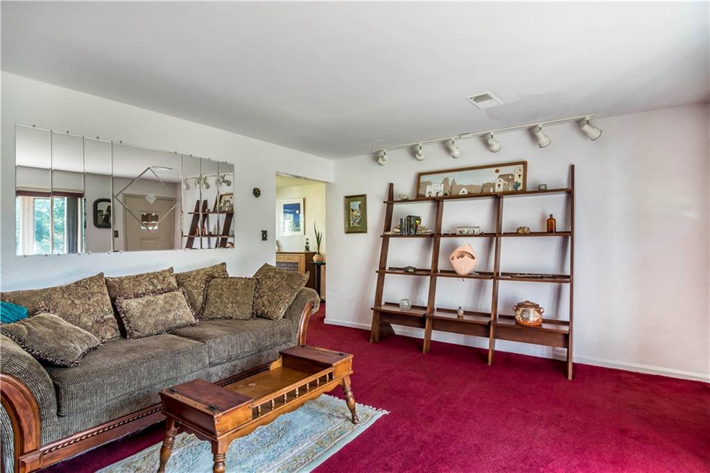 360 Moon Clinton Road Coraopolis, PA 15108 - Photo 8 of 25 Gallery Image 8
