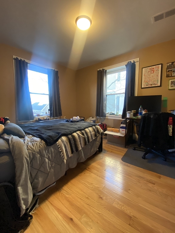 32 Linden Street, Unit 7 Brookline, MA 02445 - Photo 7 of 9