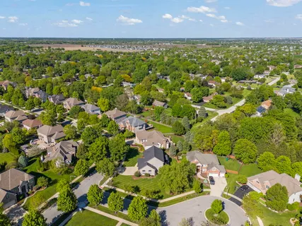 $685,000 | 26407 Silverleaf Drive, Plainfield, IL 60585